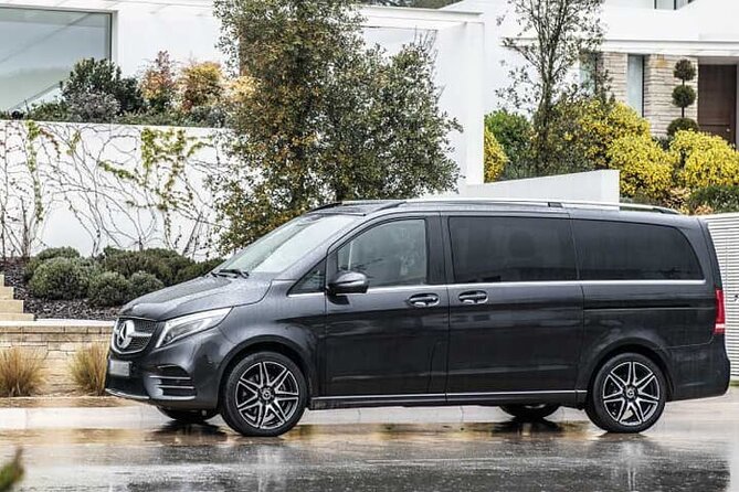 Arrival Transfer Munich Train Station to Munich by Luxury Van - Who Should Book This Transfer