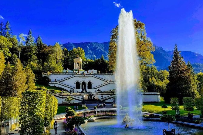 Comfort Mini-Van & Professional and FRiENDLY Guide: CUSTOMIZED 1-DAY TOUR from Munich - Lakes and Sound of Music stops: Sankt Wolfgang, Hallstatt, Zell am See