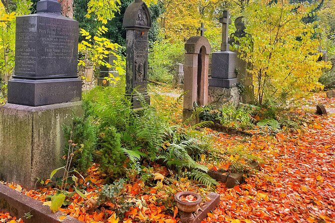 Death and Chocolate: Walking Tour of Munich's Old South Cemetery - Munich’s Old South Cemetery, Explained Without the Funeral-Pageant Vibe