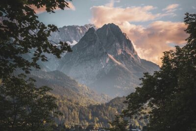 Exclusive private Vantour to Germany's Highest Mountain Zugspitze - The Zugspitze facilities tour: more than a viewpoint