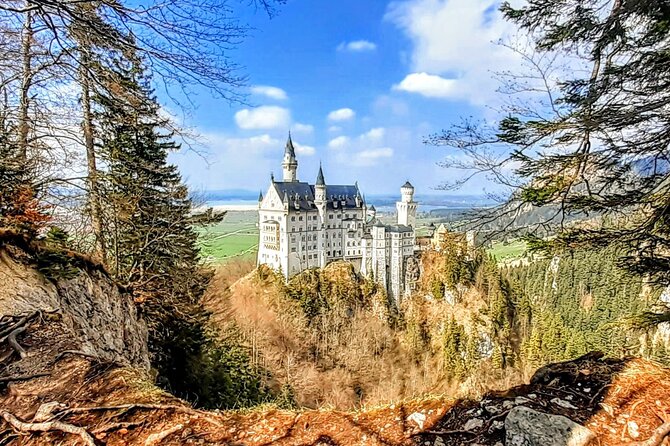 EXCLUSiVE SKIP-THE-CROWDS Neuschwanstein and Linderhof Castle Tour from Munich INCL. TICKETS - Hohenschwangau briefing: tickets in hand, a mini plan for your day