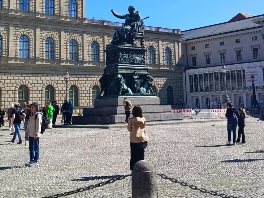 Exploring Munich by Pedicab: Premium Two Hour Tour - Rolling into the Old City: stories that connect buildings to events