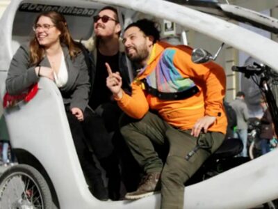 Exploring Munich by Pedicab: Premium Two Hour Tour - Marienplatz and the New Town Hall: the “center” intro you can actually use