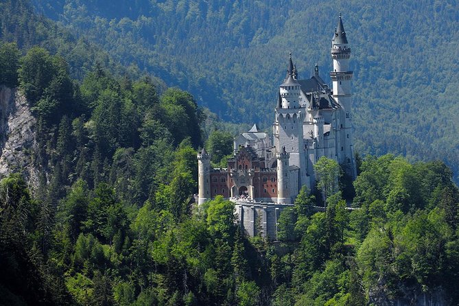 Express 6 tour from Munich to Neuschwasntein Castle - Munich to the castle region: train views and minibus legs