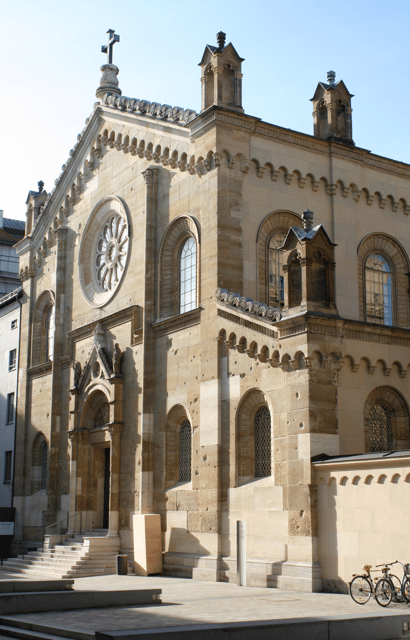 Festive Concert in the All-Saints Court Church - The All Saints Court Church: where the concert actually happens