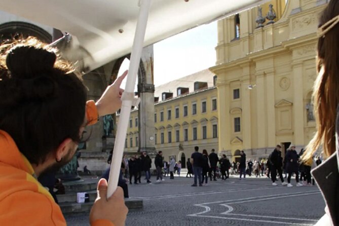 Knowing Munich in a Rikscha - Odeonsplatz and Feldherrenhalle: WWII context on a grand square