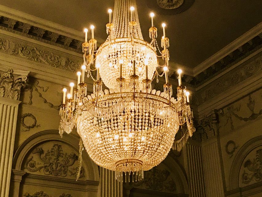 Master Concert in the Max-Joseph Hall in Munich - Max-Joseph Hall: stucco, chandeliers, and sound that stays present