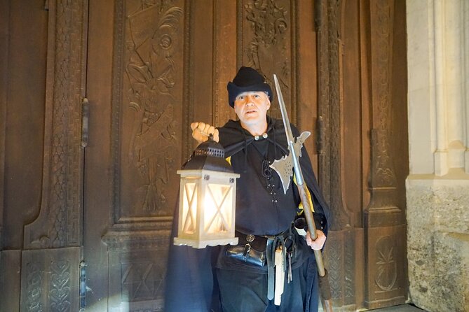 Medieval city tour with night watchman in Munich in German - Von Marienplatz bis St. Peter: Nachtwächter-Aufgaben, Glocke und ein grausames Beispiel