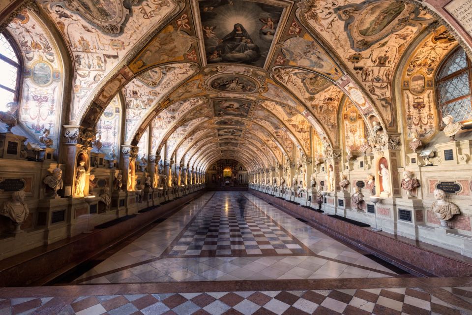 Mozart and German Composers Private Tour in Munich - Marienplatz and Frauenkirche: the training legacy of Orlande de Lassus