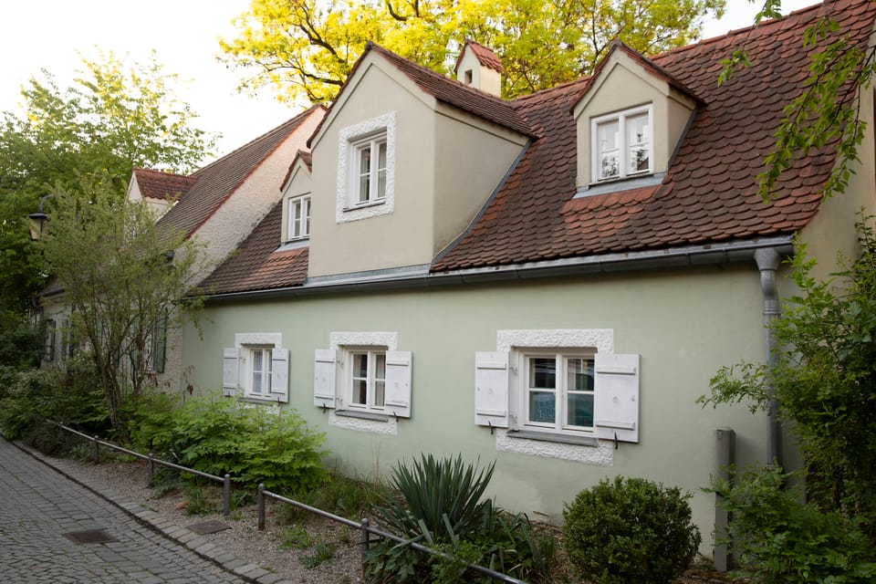 Munich: 3-Hour Food Tour Through Haidhausen in GERMAN - Wiener Platz finish: why the ending matters