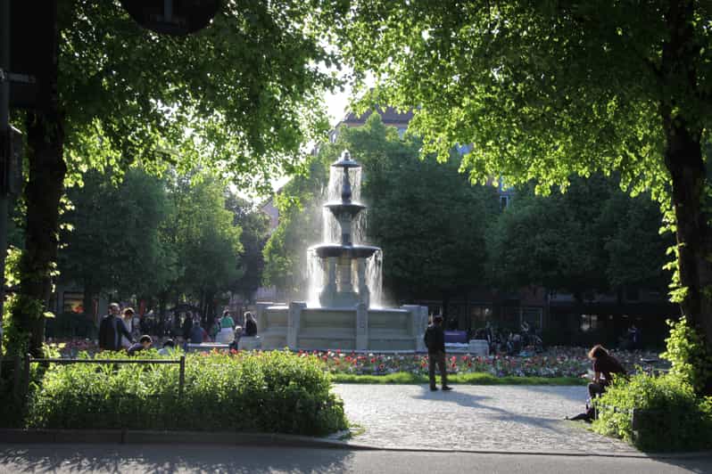 Munich: 3-Hour Food Tour Through Haidhausen in GERMAN - Stop 1: Weißenburger Platz fountain, your easy start line