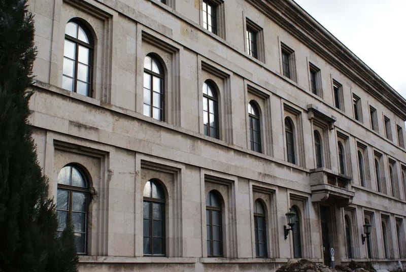 Munich and Nazi History Combination Day Tour Small Group - Back to Marienplatz: lunch time that keeps your energy up