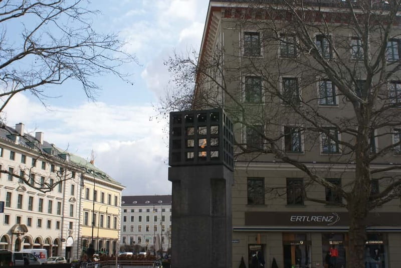 Munich and Nazi History Combination Day Tour Small Group - Hitler-era Munich on foot: from Hofbräuhaus to Königsplatz