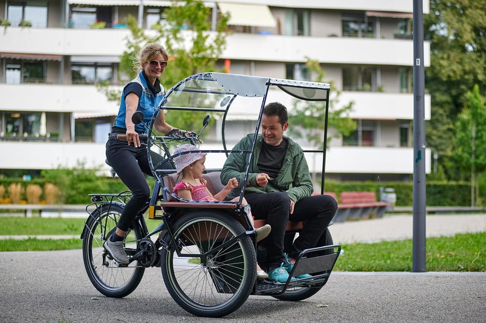 Munich: Day-rent rickshaw and explore Munich yourself - Pick-Up Location: Fast Access to the English Garden and Olympic Park