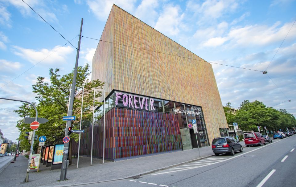 Munich: Express Walk with a Local in 90 minutes - Beer Gardens and Bars: How the Guide Turns Sightseeing Into a Plan