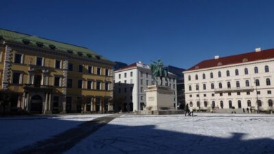 Munich: Historical Walking Tour Maxvorstadt with GEO Epoche - Meeting outside Theatinerkirche: the start that keeps you focused