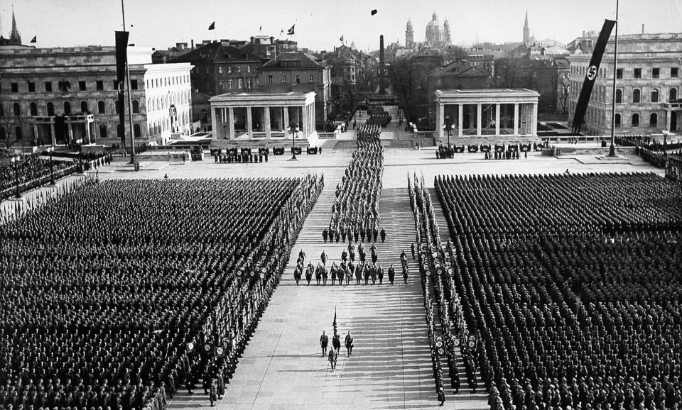 Munich: Historical Walking Tour on the Rise of Hitler - When Power Goes Public: Speeches, Parades, and Forced Attention