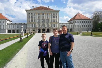 Munich History Tour: Private & Personalized with a Local Guide - Start at Fischbrunnen and Marienplatz: getting oriented fast