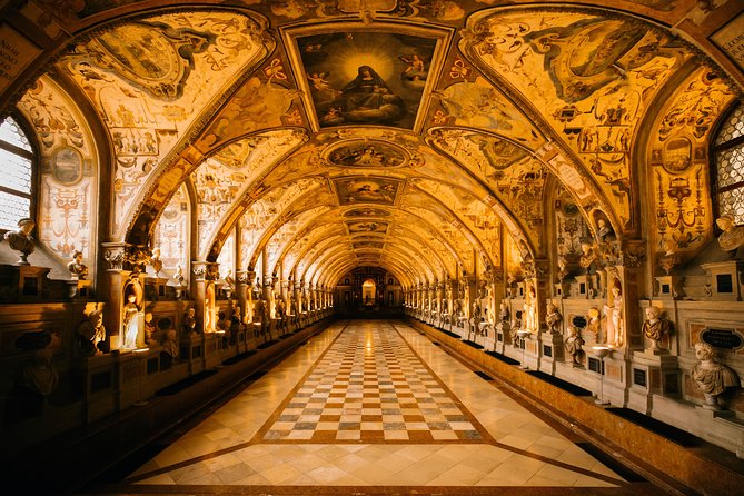 Munich History Tour: Private & Personalized with a Local Guide - St. Peter’s Church: the oldest parish, plus city views for the finish