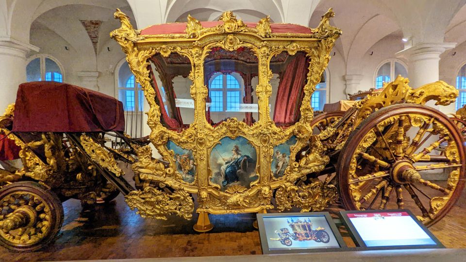 Munich: Nymphenburg Palace with official Guide - Galleries and the Queen’s apartment: where art supports authority