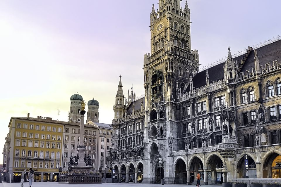 Munich: Old Town Walking Tour in Spanish - A Spanish old-town walk that helps you actually understand Munich