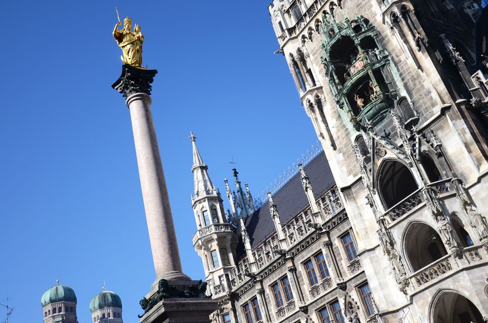 Munich: Old Town Walking Tour in Spanish - National Theater and the Residenz: royal Munich without the long museum day