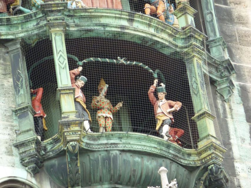 Munich: Private Walking Tour of the Historical City Center - Odeonsplatz and WWII: Learning How the War Was Almost Stopped