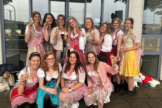 Munich PubCrawl: 4 Venues, Welcome Shots + Club Entry - Finishing at the club: why the last stop matters
