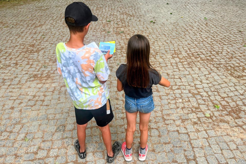 Munich: Self-guided sightseeing scavenger hunt for families - Starting at Hofgarten: a calmer way to enter Munich city life