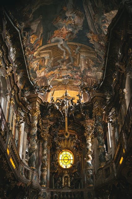 Munich: Spanish Guitar & Bach Toccata at Asamkirche - How to Plan Your Evening Around the Concert