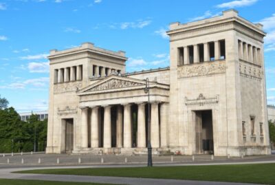 Munich: Third Reich and World War II Private Guided Tour - Following the Beer Hall Putsch: Feldherrnhalle and Odeonsplatz