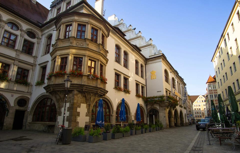 Munich: Walking tour of the old town with all your senses - Viktualienmarkt: Food, Drink, and Insider Context on Foot
