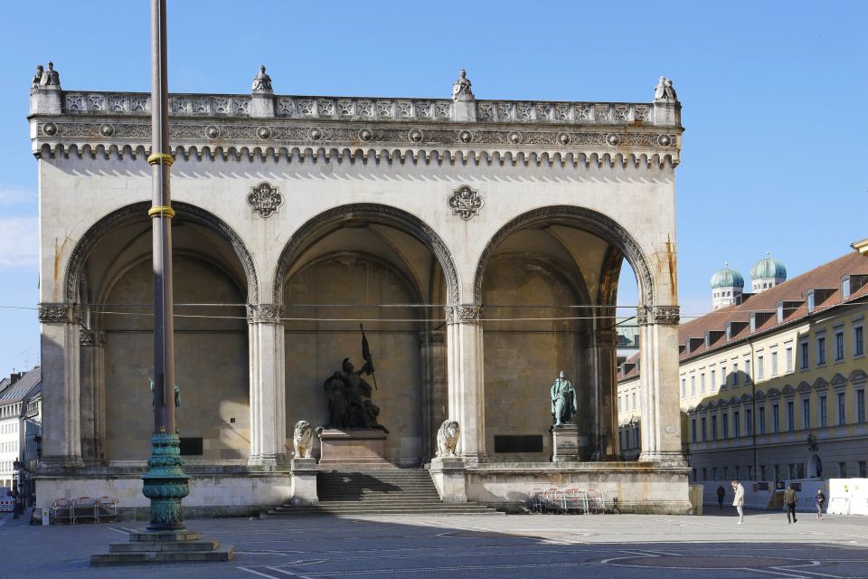 Munich: Walking Tour Old Town 3D VR Tour in GERMAN - Key things to know before you go