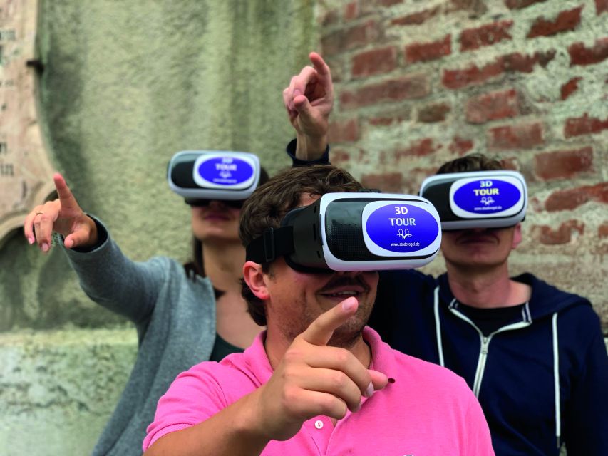 Munich: Walking Tour Old Town 3D VR Tour in GERMAN - Marienplatz in 3D: a square split into 1570 and later centuries
