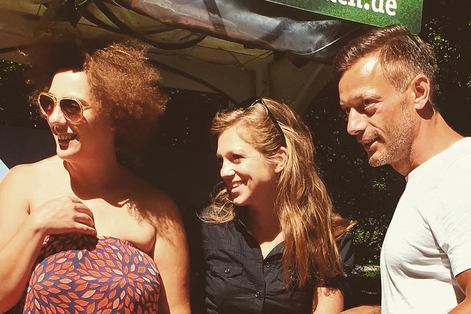 Private and full rickshaw tour in the English Garden - Watching the Eisbach surfing wave without the chaos
