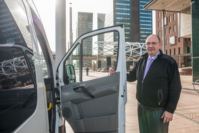 Private arrival transfer Munich Airport to Munich Hotels - Meet the driver at Munich arrivals: the name sign that matters