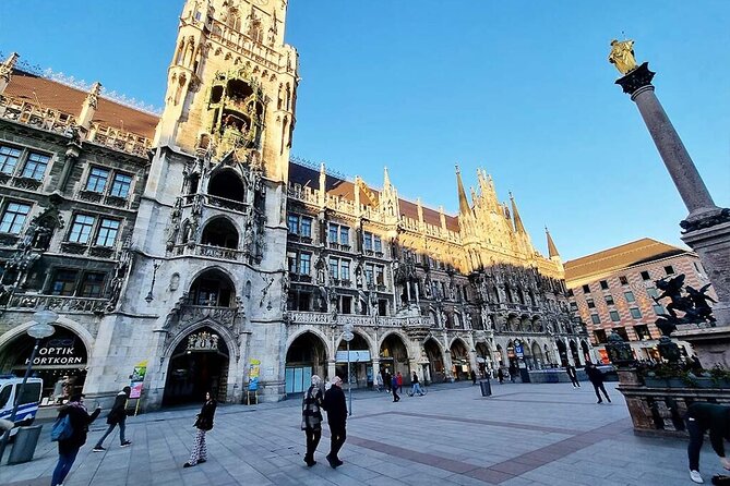 Private audio book city rally in Munich city centre - Getting started: Färbergraben 5, mobile ticket, and a 2-hour plan