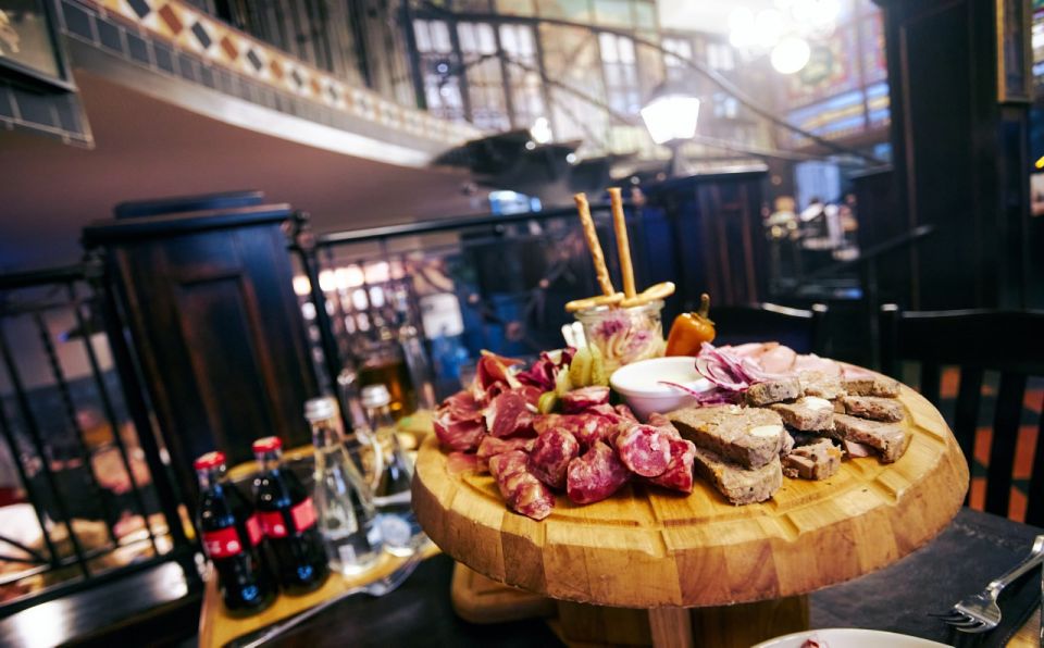 Private Beer Tasting Tour in Munich with Oktoberfest Museum - Old Town stops: how your guide chooses pubs, bars, and beer gardens