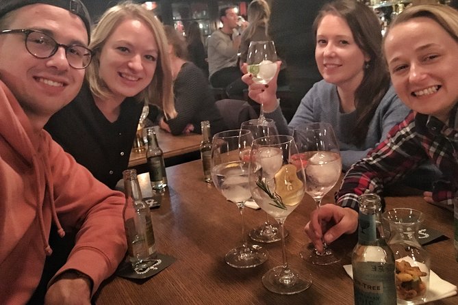 PRIVATE - Best Munich Cocktail Tour - all inclusive - Start at LUDWIG BECK, then ease in with a speakeasy-style welcome drink