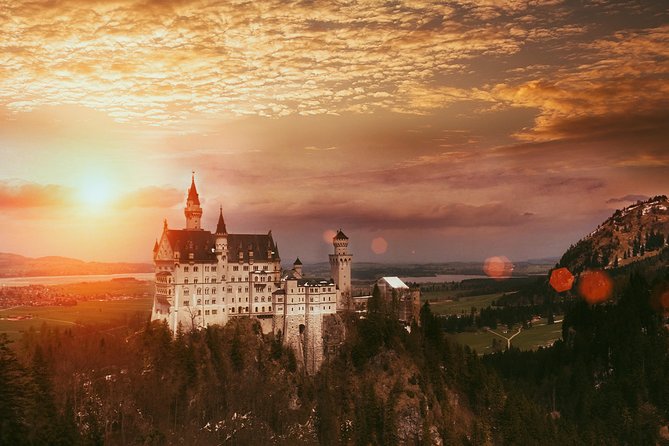 Private Castle Tour from Munich: Neuschwanstein, Hohenschwangau, and Linderhof - Neuschwanstein Castle: the fairy-tale stop with real uphill access
