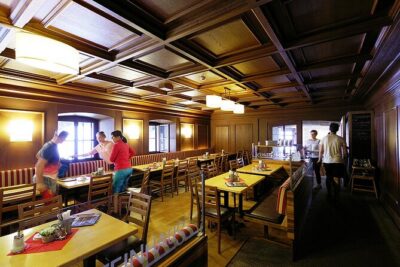 Private Eagles Nest & WWII Doku Center Tour incl. Tickets & Lunch - Kehlsteinhaus (Eagle’s Nest): palace time, photos, and how the day feels