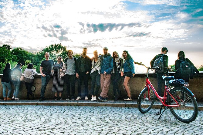 Private Highlights of Munich Bike Tour with Beer Garden Stop - Getting your bearings at Karlsplatz
