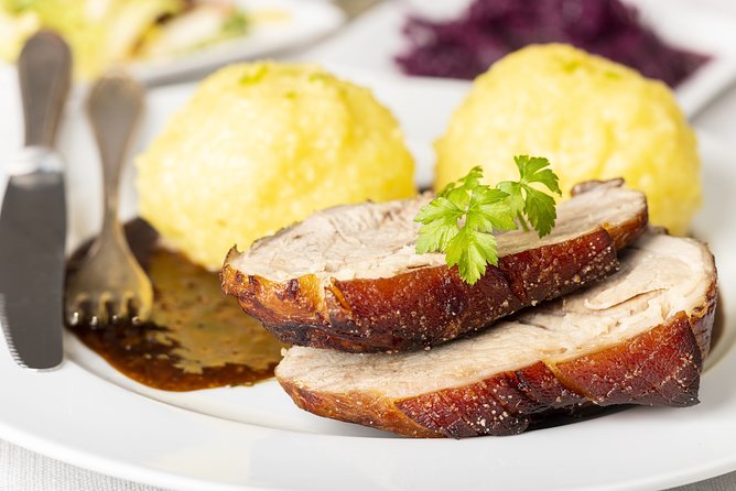 Private Munich Beer Hall Tour with 3-Course Meal & Beer Tastings - Marienplatz: the city-center start that helps everything click