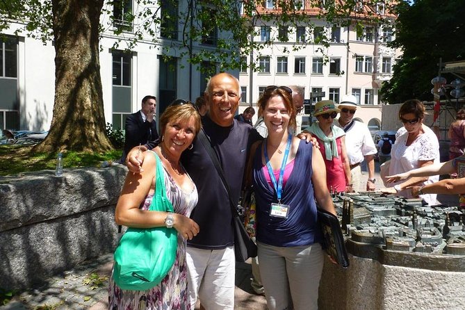 Private Munich Old Town Walking Tour - The flow of the route: a two-hour Old Town sprint with built-in flexibility
