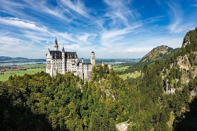 Private Neuschwanstein Tour from Munich with Skip-the-Line Ticket - Driving Out of Munich: Comfort, Views, and a Clean Start