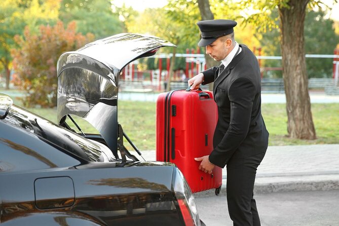 Private One-way Airport Transfer Munich Airport To Munich - Finding your driver at MUC: text instructions and a no-drama pickup