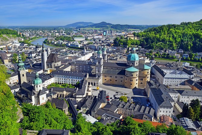 Private Tour to Hallstatt and Salzburg with Austrian Lunch - Salzburg Altstadt: old-town walking plus Mozart’s birthplace