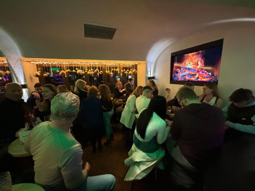 Pub crawl incl. Oktoberfest museum guided tour with beer tasting (private) - Your third pub, chosen for you via WhatsApp