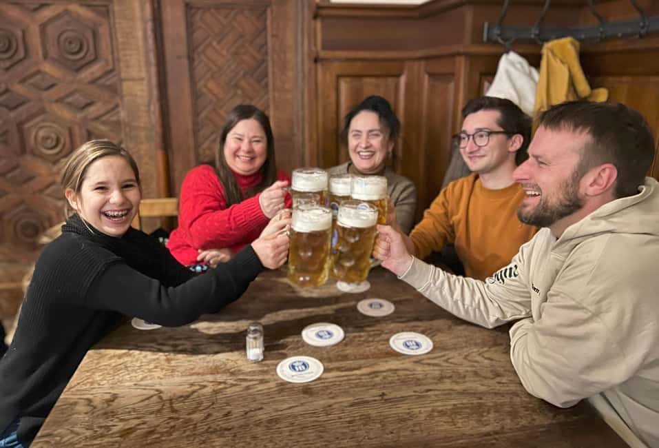 Secret Food Tours Munich - Start-off stop: Schmaltznudle at a cult classic café